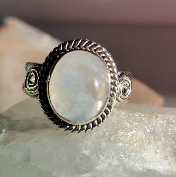 Rainbow Moonstone Ring, size 6 - Picture 4 of 7